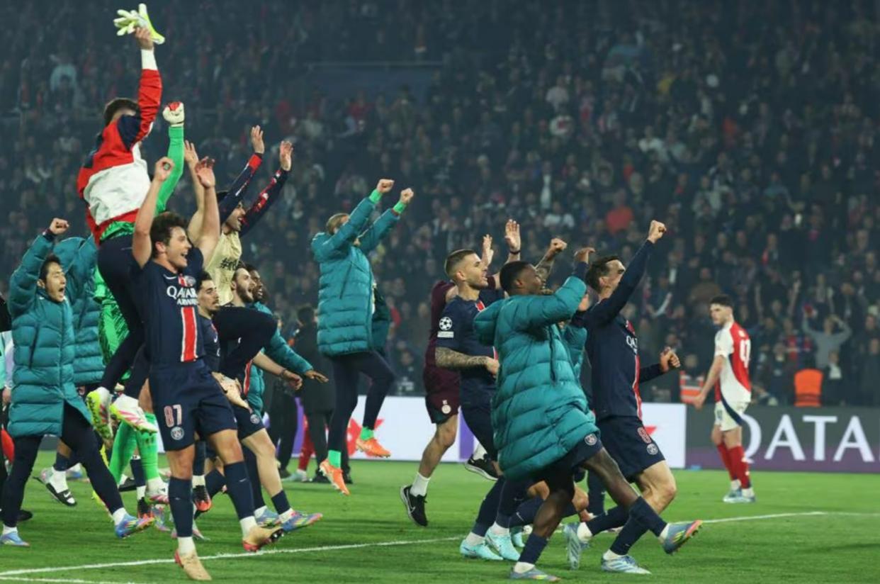 抢庄牛牛-包含巴黎圣日耳曼再度取胜，保持领跑位置的词条