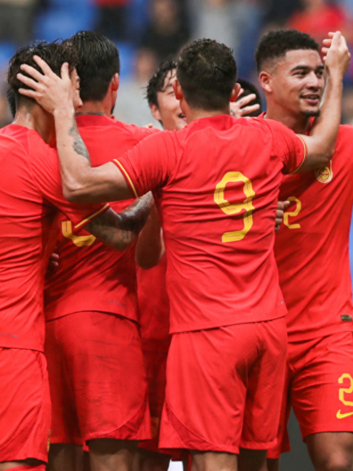 德州扑克-亚洲足球赛事中球队互相较量,顽强拼搏的是谁