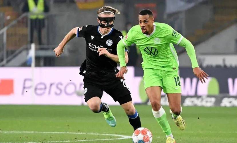 法兰克福客场惊险战平汉堡，一分难求的简单介绍